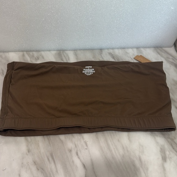 SKIMS Brown  BANDEAU 4 - Picture 7 of 7